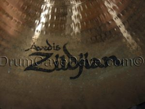 20 Zildjian A Custom Medium Ride Cymbal SKU: A20519 UPC 993270572790 EAN-13 0993270572790